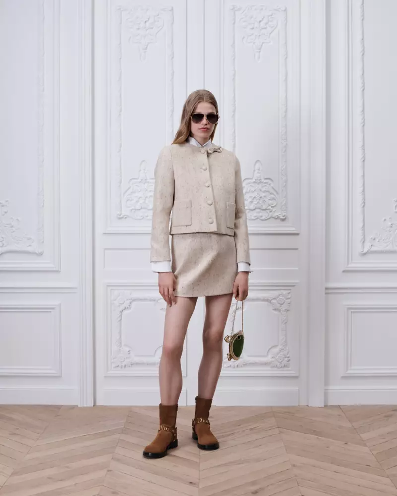 LOOK_F_26_4_LOOK_091_E01